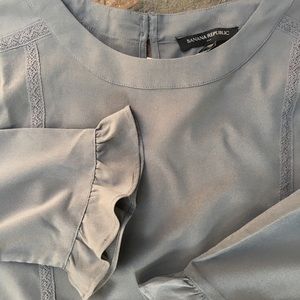 Banana Republic gray size medium top. NWT